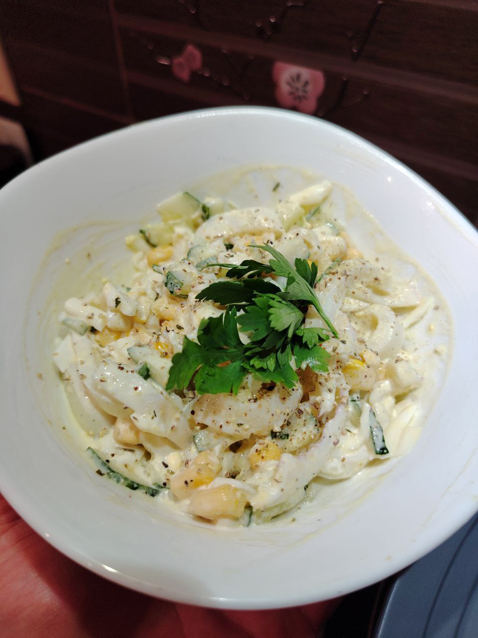 Салат с кальмарами