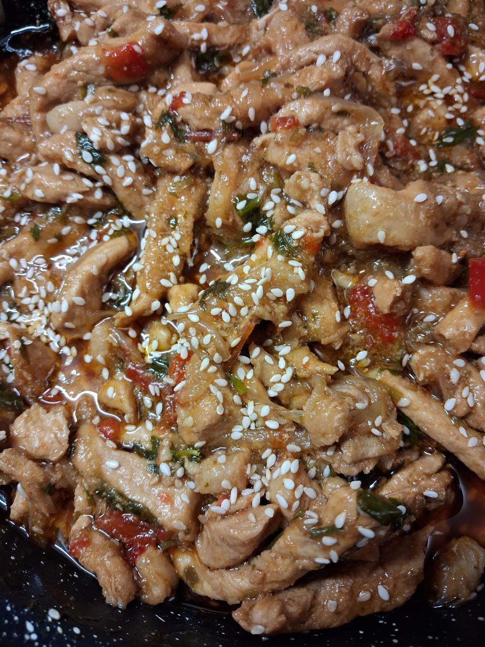 Свинина в соусе Том Ям