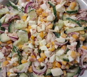 Салат с Тунцом