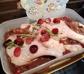 Утка с клюквенным соусом
