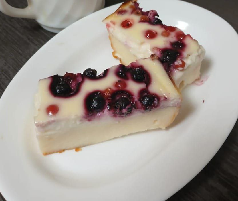 Творожная запеканка с ягодой