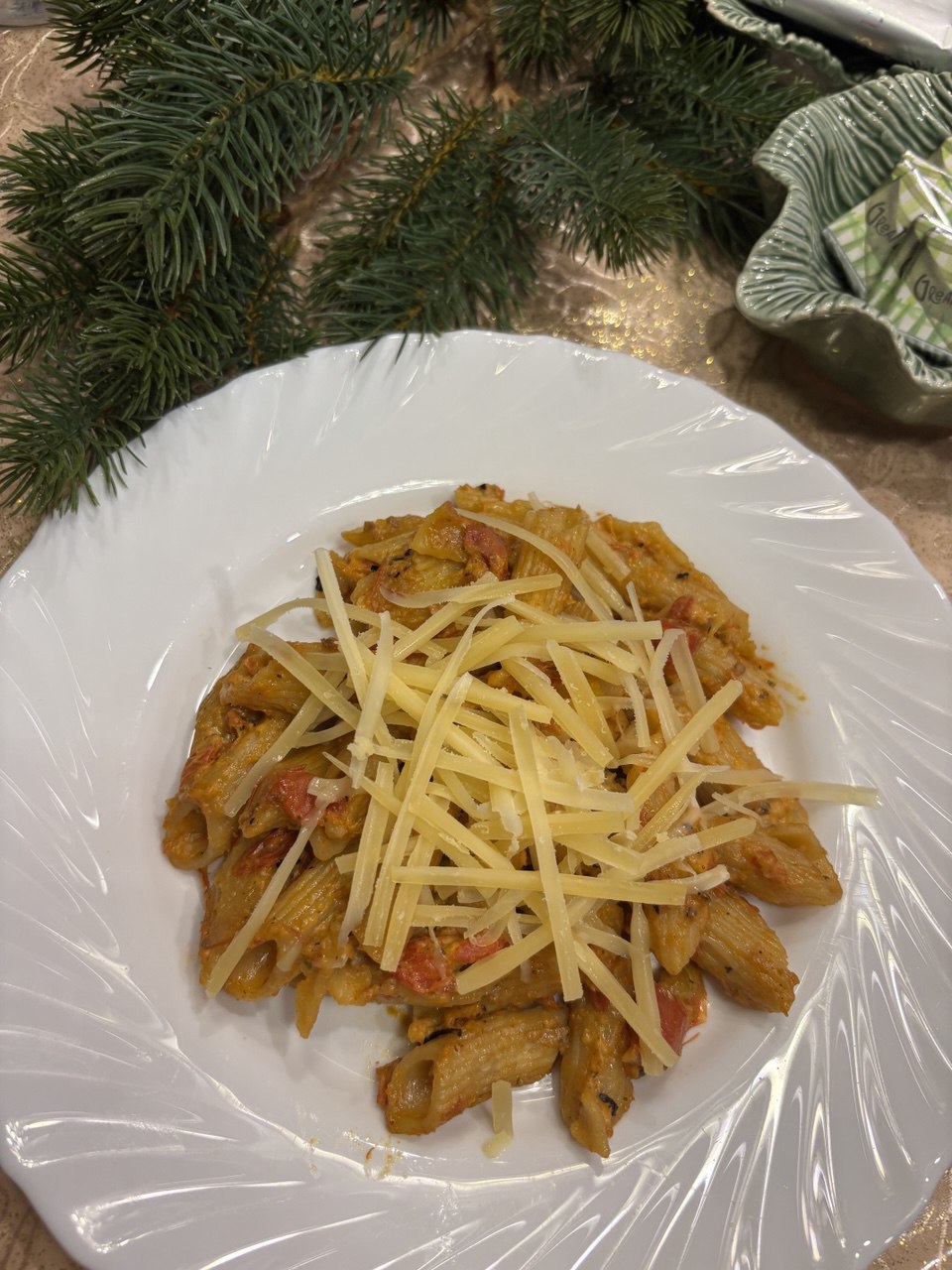 Паста со сливочно-томатным соусом