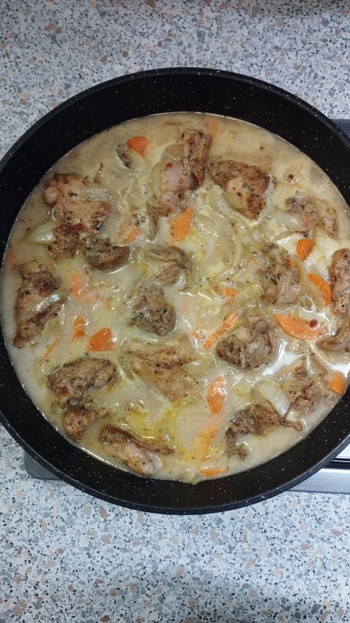 Кролик тушеный