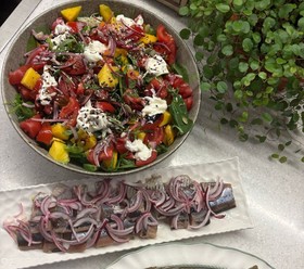 Салат три вида зелени