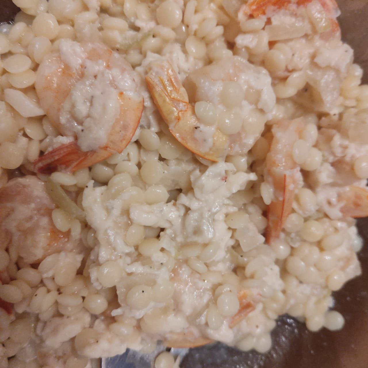 Птитим с креветками в сливках