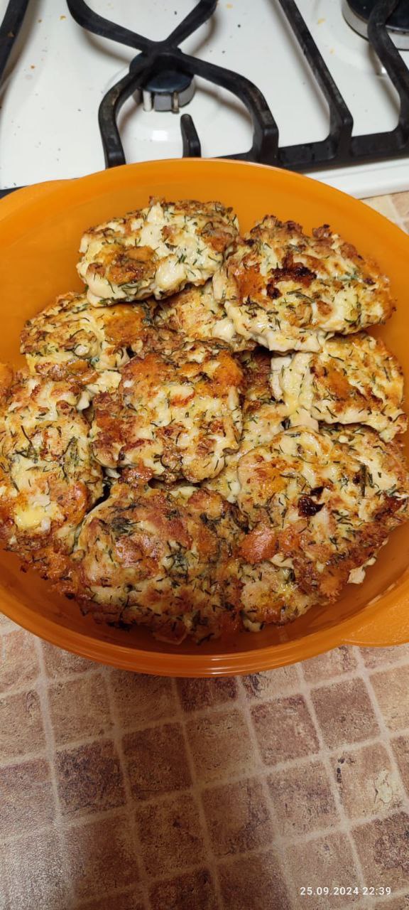 Куриные котлеты с сыром