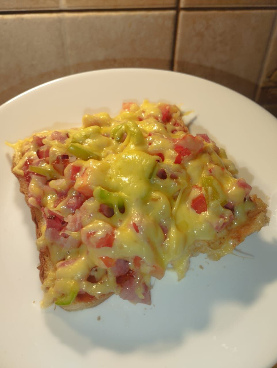 Тосты с колбасой и сыром