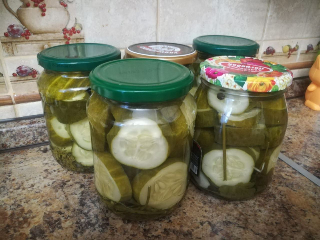 Огурцы маринованные