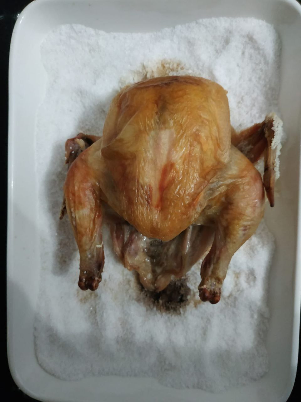 Цыпленок в духовке на соли