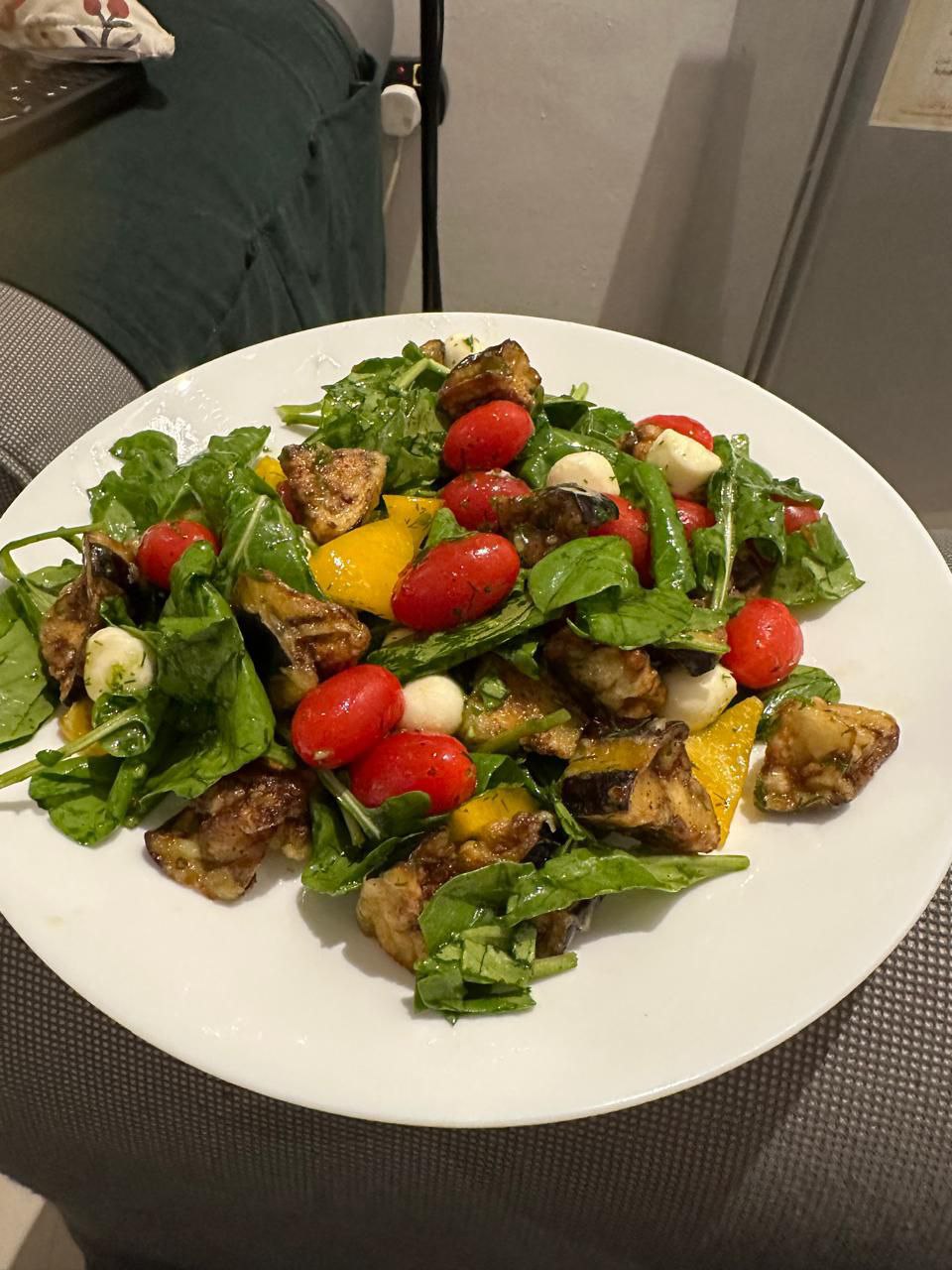 Салат с хрустящими баклажанами