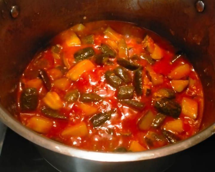 Огурцы в томатном соусе