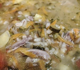 Суп рассольник на бульоне из индейки