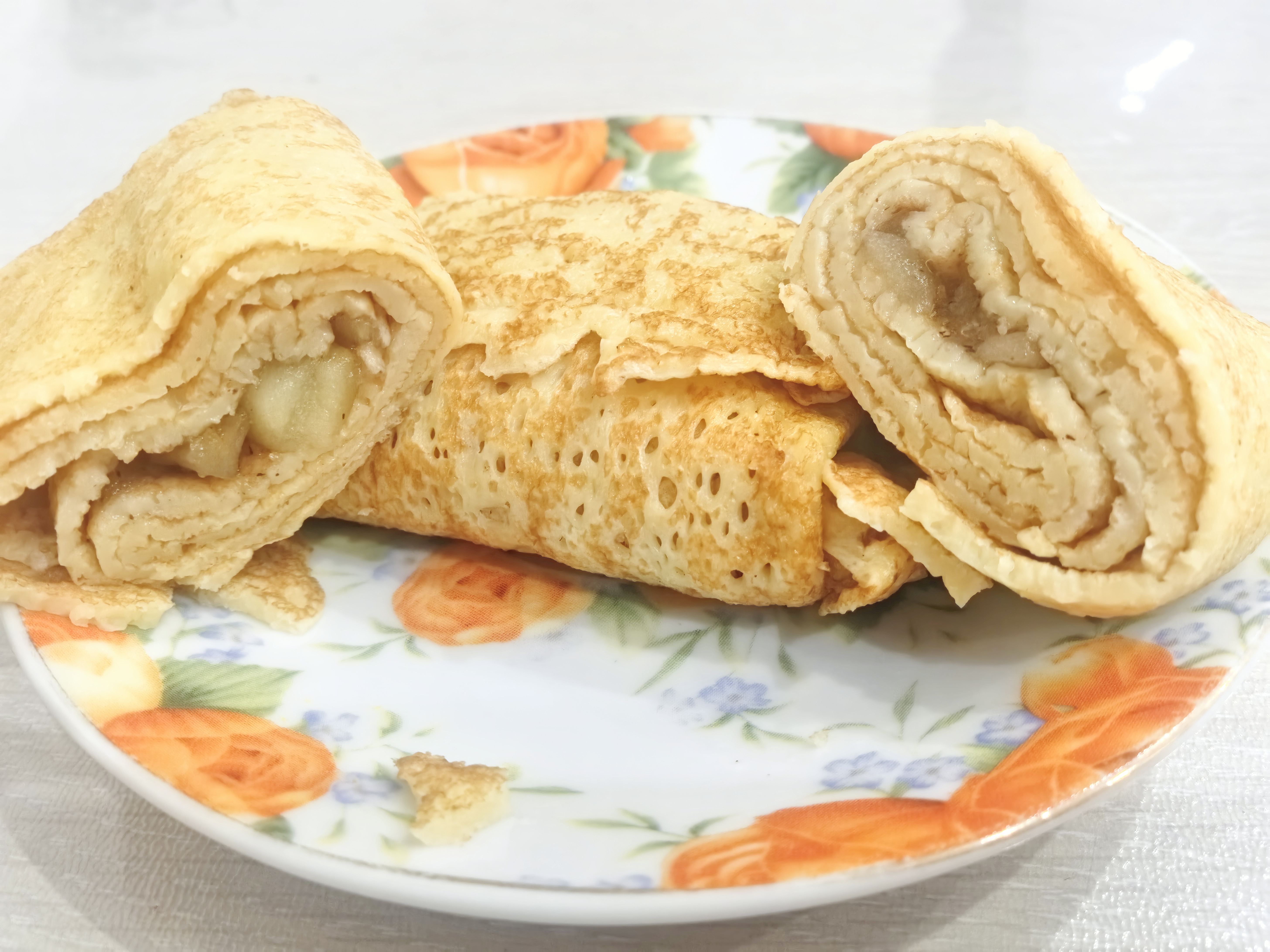 Блинчики с яблоком и корицей