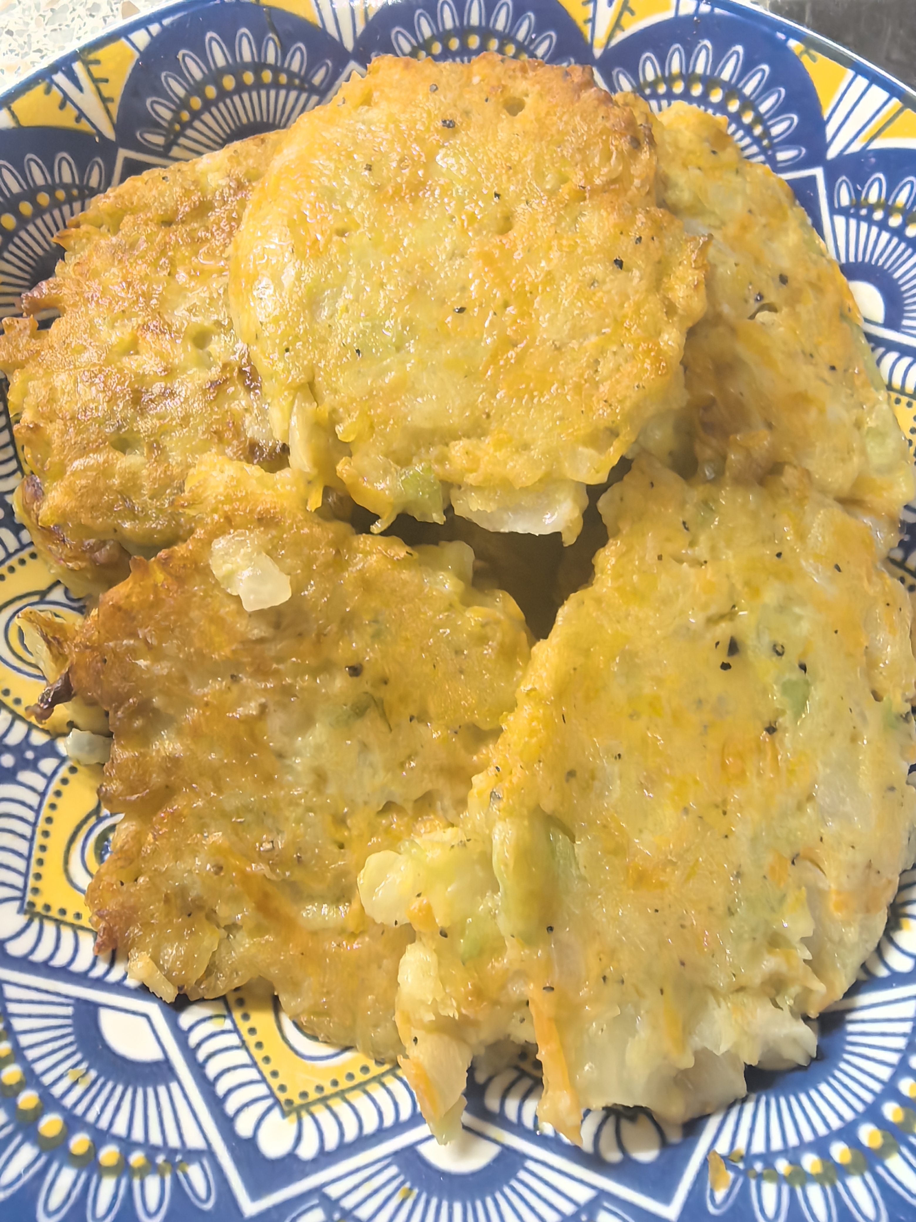 Котлеты овощные из капусты, моркови и лука.